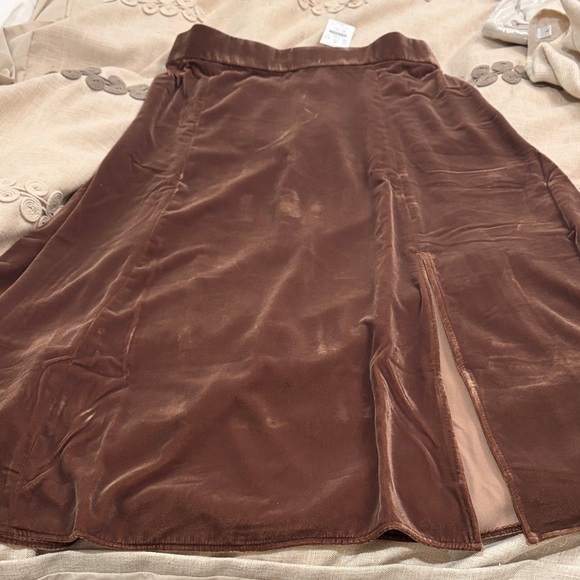 J. Crew Cubeb Berry Velvet Pull-On Midi Skirt/NWT/M - Picture 5 of 14